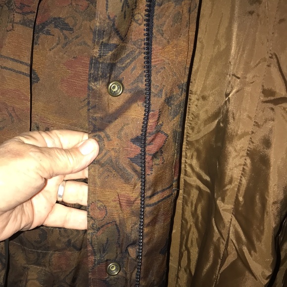 London Fog lined fingertip length jacket size small. Lining zips out Like new! - Picture 8 of 10